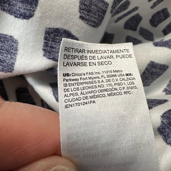 Chicos Purple & White Button-Down Shirt With Abstract Square Print Sz 3.5 US 18 - Picture 9 of 11